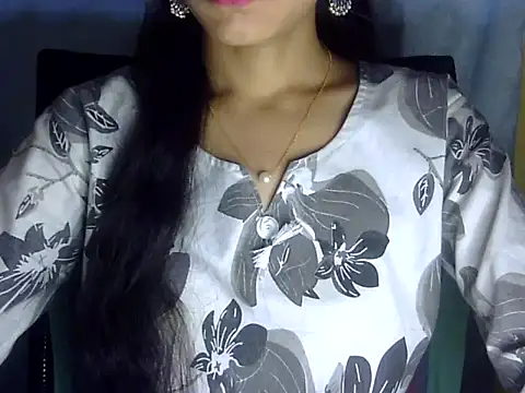 Snapshot of Shazi_1 chatting on 05/30/26, 12:02 Shazi 1 online show from 05/30/26, 12:02