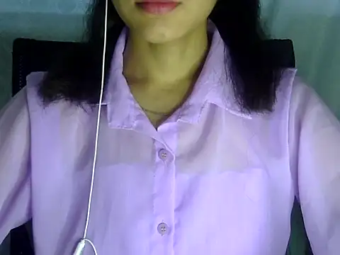 Snapshot of Shazi_1 chatting on 06/18/26, 04:11 Shazi 1 online show from 06/18/26, 04:11