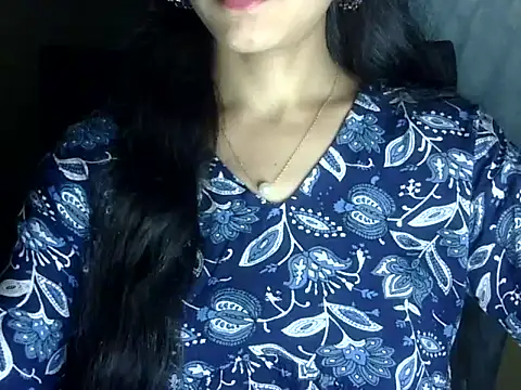 Snapshot of Shazi_1 chatting on 07/14/26, 04:45 Shazi 1 online show from 07/14/26, 04:45