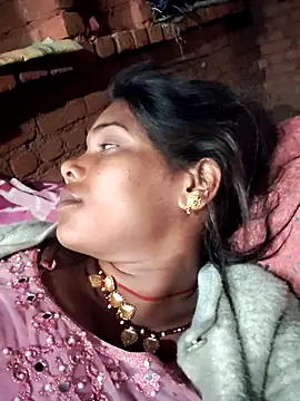 Snapshot of Katrina_kaif143 chatting on 12/17/25, 03:29 Katrina kaif143 online show from 12/17/25, 03:29