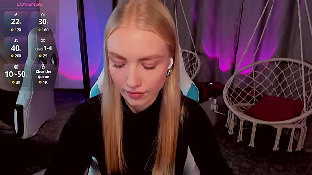 TessaGrays online show from 11/03/25, 10:16