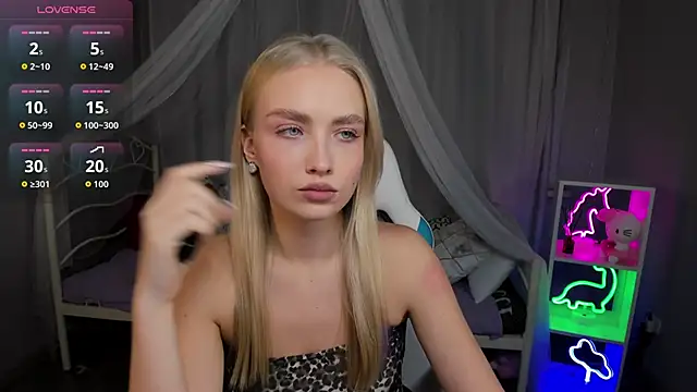 TessaGrays online show from 11/18/25, 12:20