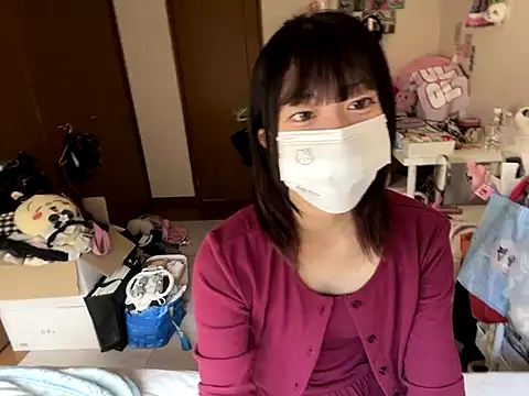 Snapshot of u_ruru chatting on 10/27/25, 12:47 u ruru online show from 10/27/25, 12:47