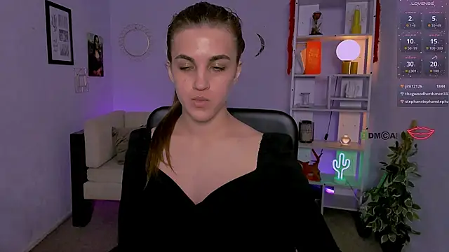 Snapshot of lina_fox12 chatting on 05/11/26, 04:04 lina fox12 online show from 05/11/26, 04:04