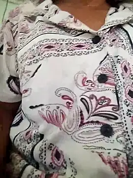 Snapshot of PEEHU-50 chatting on 04/28/26, 02:49 PEEHU-50 online show from 04/28/26, 02:49