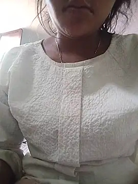 Snapshot of PEEHU-50 chatting on 06/13/26, 12:52 PEEHU-50 online show from 06/13/26, 12:52