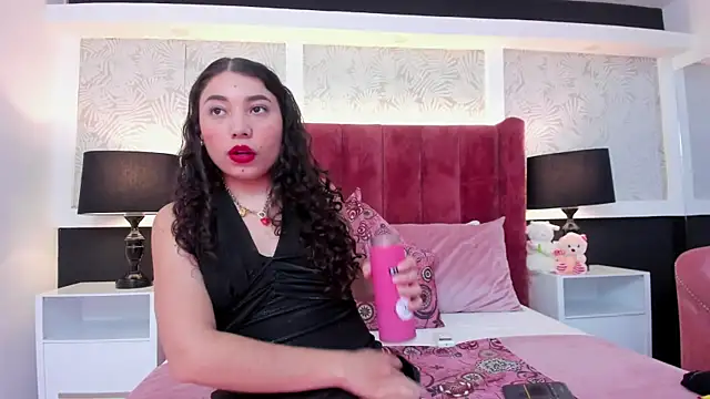 IvonnyCooper online show from 10/11/25, 12:43