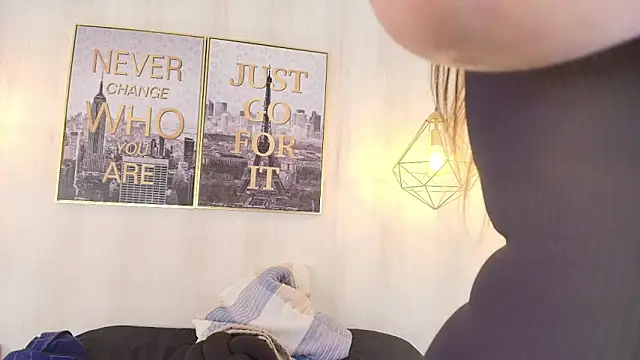 Cammi wagner online show from 12/18/25, 01:06