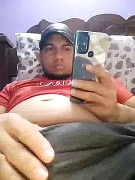 Snapshot of fayola20 chatting on 10/21/25, 11:05 fayola20 online show from 10/21/25, 11:05