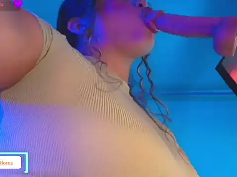 scarlet queen   online show from 09/30/25, 03:11