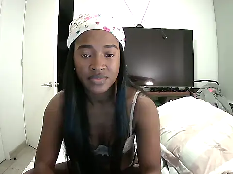 Snapshot of Bren033 chatting on 10/09/25, 12:41 Bren033 online show from 10/09/25, 12:41