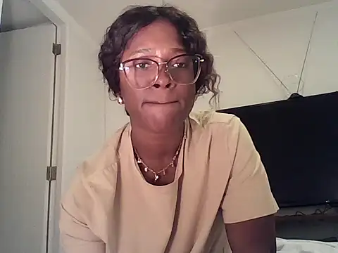 Snapshot of Bren033 chatting on 10/26/25, 11:53 Bren033 online show from 10/26/25, 11:53