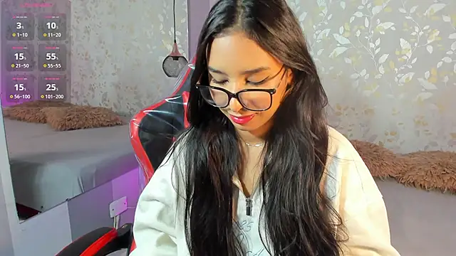 Luciaoregon online show from 10/22/25, 12:49