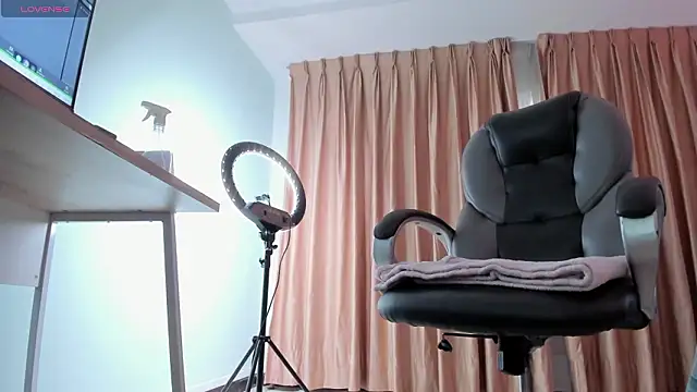 Scarlett  Cooper   online show from 02/13/26, 12:01