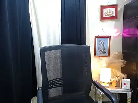 Kylaanne online show from 11/11/25, 01:16