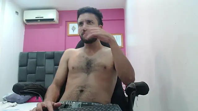 Juan FelipeX01 online show from 10/25/25, 03:29