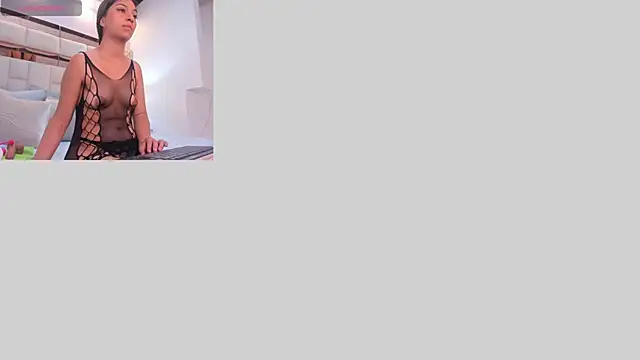 karolgaviriaa online show from 10/14/25, 11:55