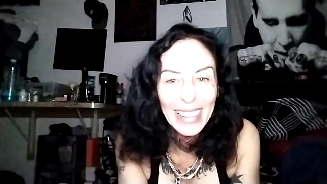 Snapshot of inkdhollow1 chatting on 10/08/25, 09:07 inkdhollow1 online show from 10/08/25, 09:07