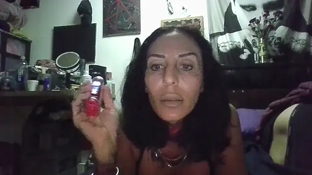 Snapshot of inkdhollow1 chatting on 11/04/25, 05:17 inkdhollow1 online show from 11/04/25, 05:17