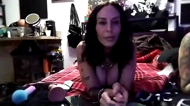 Snapshot of inkdhollow1 chatting on 11/12/25, 11:36 inkdhollow1 online show from 11/12/25, 11:36