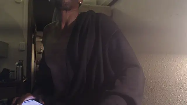 Snapshot of AlickleStiff chatting on 10/23/25, 03:55 AlickleStiff online show from 10/23/25, 03:55