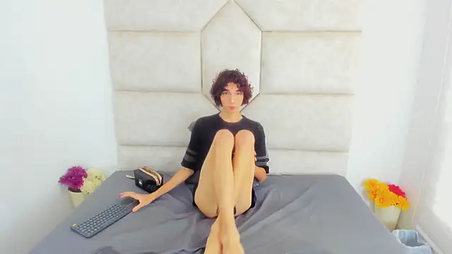 Scaarlett 22  online show from 11/14/25, 05:55