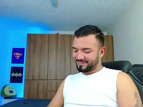 Snapshot of mathewv_ chatting on 11/22/25, 06:45 mathewv online show from 11/22/25, 06:45