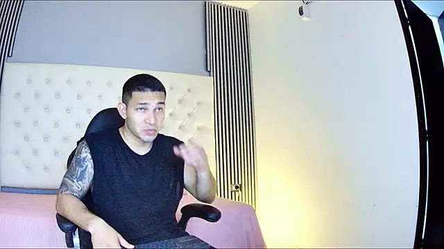 venedic bull online show from 10/20/25, 09:04