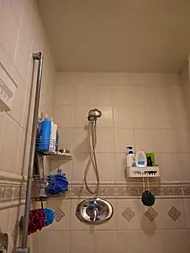 Roddog18 online show from 10/22/25, 05:08