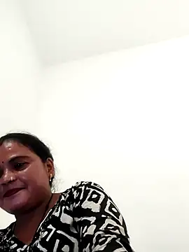 Snapshot of Monalisa22y chatting on 10/23/25, 04:56 Monalisa22y online show from 10/23/25, 04:56