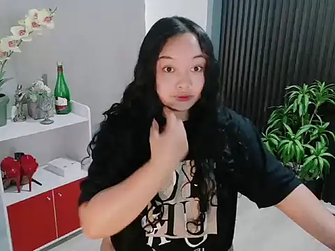 UrFavouriteCravings online show from 02/06/26, 02:27