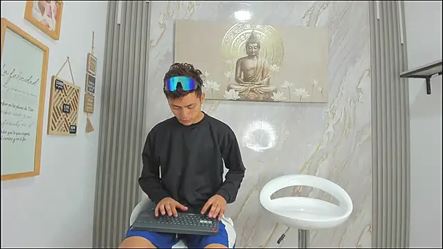 VERY HOT GUYS online show from 01/10/26, 01:24