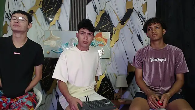 VERY HOT GUYS online show from 07/19/26, 01:15
