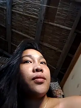 Snapshot of luna_light23 chatting on 10/10/25, 08:19 luna light23 online show from 10/10/25, 08:19