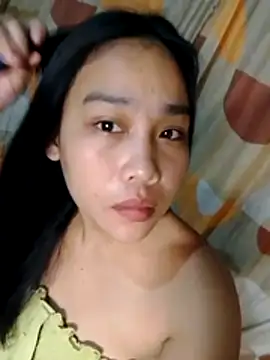 Snapshot of luna_light23 chatting on 10/16/25, 08:43 luna light23 online show from 10/16/25, 08:43