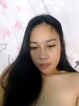 Snapshot of luna_light23 chatting on 10/30/25, 12:12 luna light23 online show from 10/30/25, 12:12