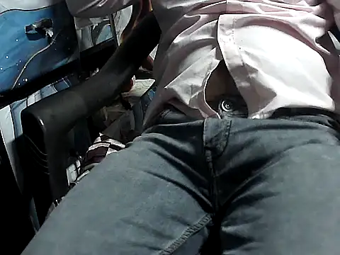 Snapshot of sanamarmaan chatting on 10/25/25, 04:35 sanamarmaan online show from 10/25/25, 04:35