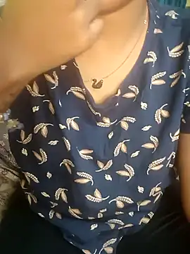 Snapshot of tamil_thaara03 chatting on 10/17/25, 01:25 tamil thaara03 online show from 10/17/25, 01:25