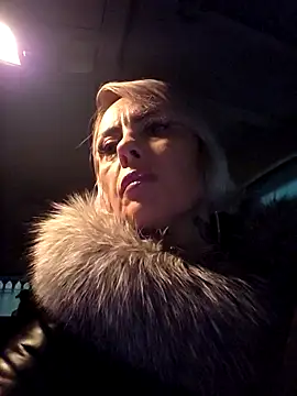 KirraWhite online show from 12/19/25, 04:30