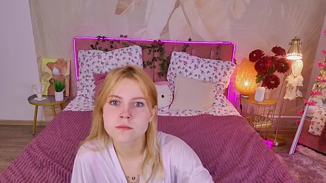 Stellahaart online show from 10/08/25, 05:16