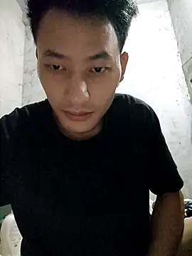 Snapshot of Uh-em95 chatting on 10/03/25, 01:02 Uh-em95 online show from 10/03/25, 01:02