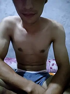 Snapshot of Uh-em95 chatting on 10/03/25, 02:47 Uh-em95 online show from 10/03/25, 02:47