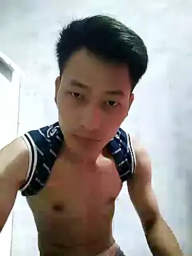 Snapshot of Uh-em95 chatting on 10/04/25, 04:10 Uh-em95 online show from 10/04/25, 04:10