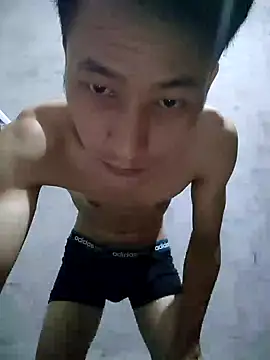 Snapshot of Uh-em95 chatting on 10/06/25, 03:53 Uh-em95 online show from 10/06/25, 03:53