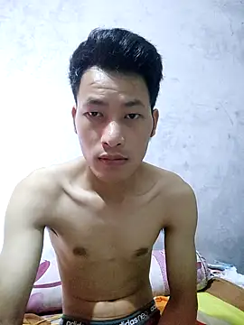 Snapshot of Uh-em95 chatting on 10/12/25, 12:53 Uh-em95 online show from 10/12/25, 12:53