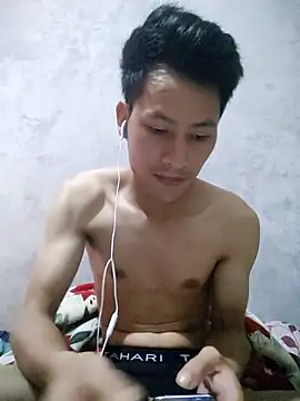 Snapshot of Uh-em95 chatting on 10/15/25, 04:51 Uh-em95 online show from 10/15/25, 04:51