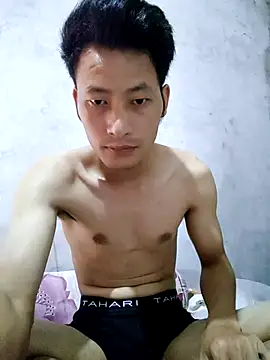 Snapshot of Uh-em95 chatting on 10/19/25, 05:08 Uh-em95 online show from 10/19/25, 05:08