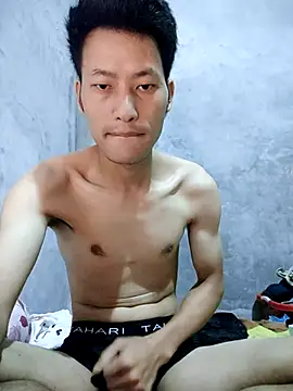 Snapshot of Uh-em95 chatting on 10/21/25, 01:28 Uh-em95 online show from 10/21/25, 01:28