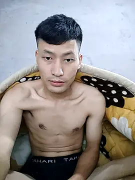 Snapshot of Uh-em95 chatting on 11/03/25, 10:16 Uh-em95 online show from 11/03/25, 10:16