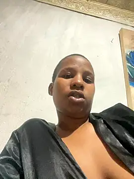 Snapshot of MissBubbles04 chatting on 10/31/25, 07:48 MissBubbles04 online show from 10/31/25, 07:48